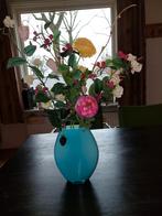Glazen blauwe ovale vaas met kunstbloemen, Ophalen of Verzenden, Zo goed als nieuw