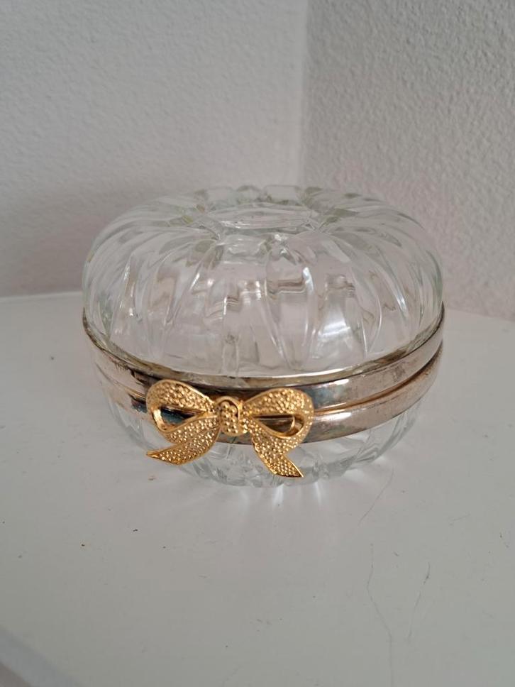 Kristallen doosje Baccarat stijl, Antiek en Kunst, Antiek | Glas en Kristal, Ophalen of Verzenden