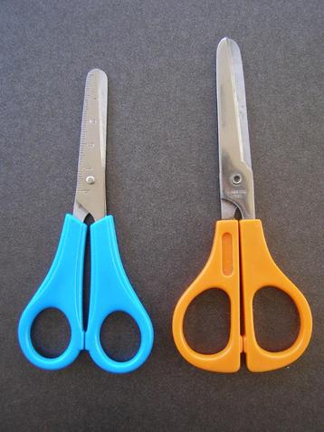 Kinder schaar, kinderschaartje, blauw + oranje; staal  beschikbaar voor biedingen