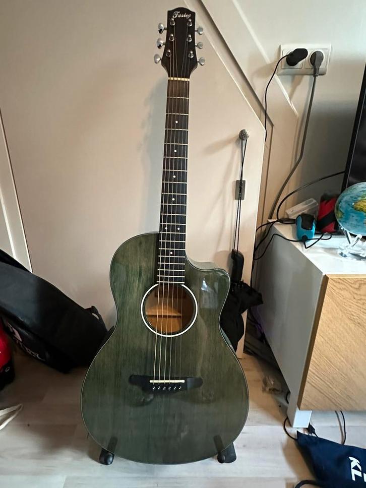 Fazley Green Parlor Electro-Acoustic Guitar, Muziek en Instrumenten, Snaarinstrumenten | Gitaren | Akoestisch, Zo goed als nieuw