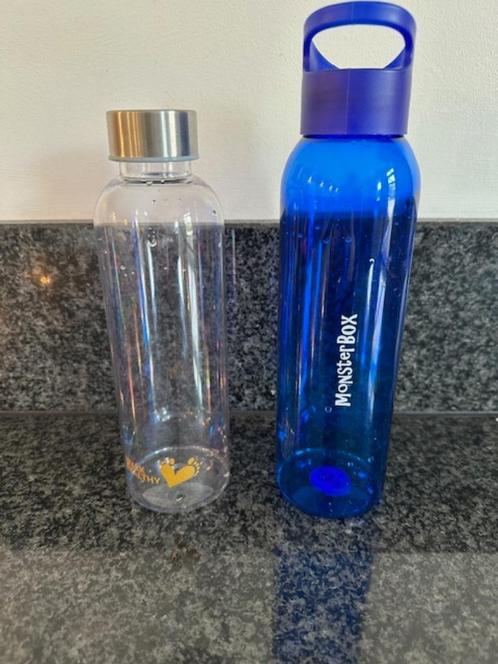 2 nieuwe drinkflessen van kunststof blauwe van Monsterbox, Sport en Fitness, Bidons, Nieuw, Ophalen of Verzenden