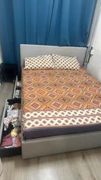 Slaapkamer bed met lades, Gebruikt, Tweepersoons, Grijs, 140 cm