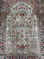 Zijde Perzisch Qom Tapijt ( Silk Rug / Carpet ) 163x107 cm, 100% zijd, Ophalen of Verzenden, Zo goed als nieuw, NA