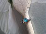 leuke ring met blauwe steen, Ophalen of Verzenden, Zo goed als nieuw, 18 tot 19, Dame