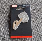 Thor hamer Marvel pin - Disneyland Parijs (nieuw), Verzamelen, Speldjes, Pins en Buttons, Ophalen of Verzenden, Nieuw, Speldje of Pin