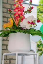 Witte vaas met kunstbloemen als nieuw, Ophalen of Verzenden, Nieuw, Binnen