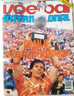 13 Historische Voetbalmagazines in Verzamelband, Verzenden, Zo goed als nieuw, Sport en Vrije tijd