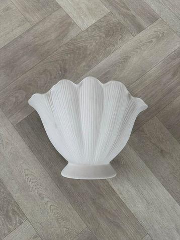 Witte H&M Home vaas - schelp design beschikbaar voor biedingen