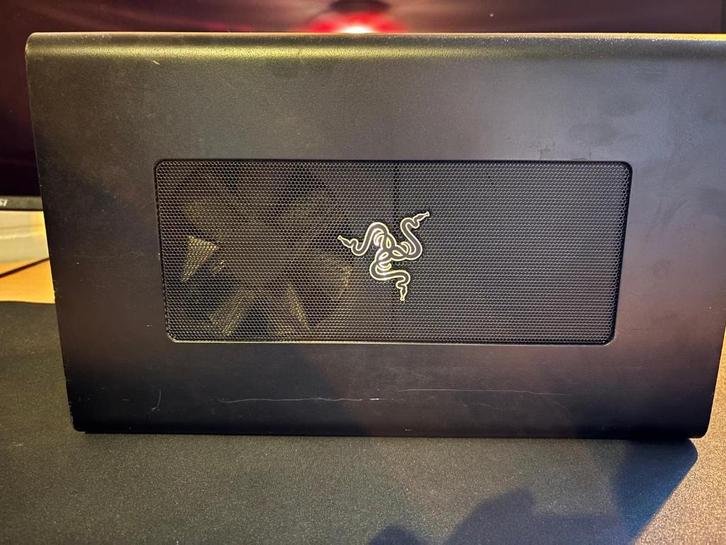 Razer Core X Chroma externe GPU, Computers en Software, Videokaarten, Zo goed als nieuw, AMD, PCI-Express 3.0, GDDR6, HDMI, DisplayPort