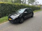 Renault Clio 1.5 dCi Night & Day, Auto's, Voorwielaandrijving, Euro 5, Gebruikt, Zwart