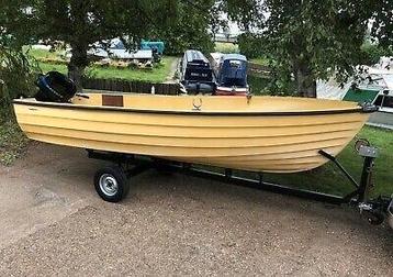 Motor/zeilboot with 400 beschikbaar voor biedingen