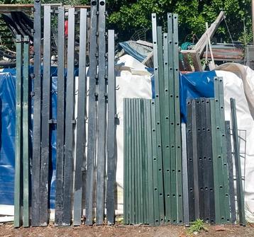 hekwerk palen diverse  zwart groen  beschikbaar voor biedingen
