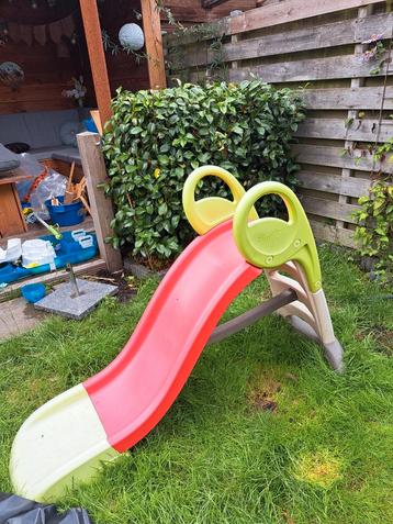 Glijbaan - Kinderen - Tuin beschikbaar voor biedingen