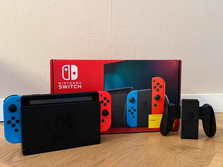 Nintendo switch set, Spelcomputers en Games, Spelcomputers | Nintendo Switch, Zo goed als nieuw, Switch Original, Met 2 controllers