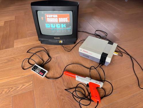 NES en Beeldbuis te huur, Spelcomputers en Games, Spelcomputers | Nintendo NES, Nieuw, Met 2 controllers, Met games, Met zapper/pistool