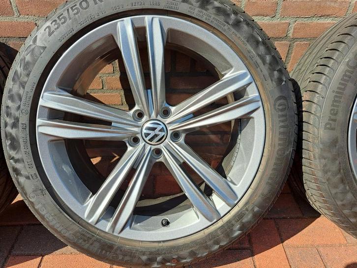 Vw tiguan 19 inch Tesla 19 inch, Auto-onderdelen, Banden en Velgen, Band(en), Zomerbanden, 19 inch, 235 mm