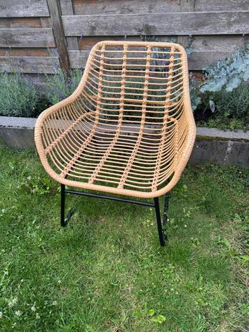 Rotan tuinstoel beschikbaar voor biedingen