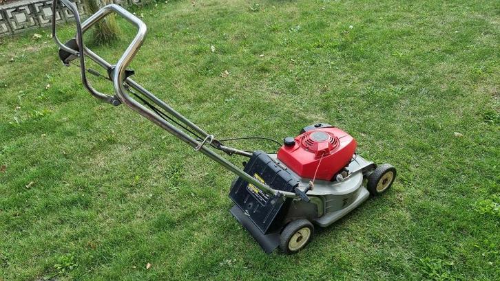 Honda benzine grasmaaier, Tuin en Terras, Grasmaaiers, Gebruikt, Benzine-grasmaaier, Cirkelmaaier, Opvangzak, Opvangbak, Ophalen