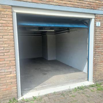 PER DIRECT TE HUUR GARAGEBOX ZWIJNDRECHT.  beschikbaar voor biedingen