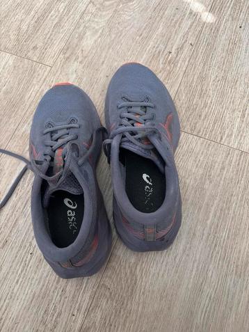 ASICS Atletiekschoenen Maat 37 beschikbaar voor biedingen