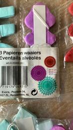 NIEUW IN VERPAKKING 27 stuks PAPIEREN WAAIERS, Ophalen of Verzenden, Nieuw, Overige