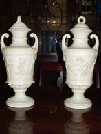 Koppel relief vazen karl ens Volkstedt 1900, Ophalen of Verzenden