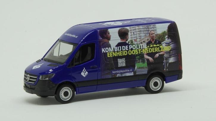 Herpa Politie-wervingsbus Oost-Nederland 1:87, Hobby en Vrije tijd, Modelauto's | 1:87, Nieuw, Auto, Herpa, Ophalen of Verzenden