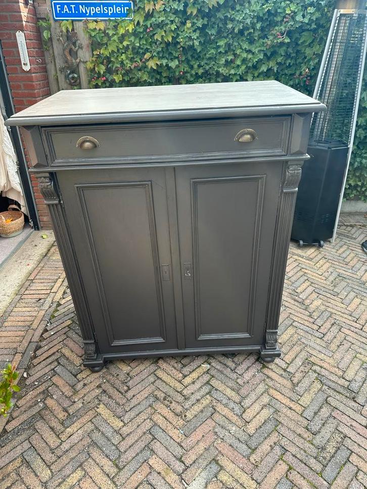 Antiek kastje met lade en deuren, Huis en Inrichting, Kasten | Buffetkasten, Gebruikt, 100 tot 150 cm, 100 tot 150 cm, 50 tot 75 cm