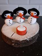 3 x gehaakte sneeuwpop op houten schijf met waxinelichtje, Diversen, Kerst, Ophalen of Verzenden, Nieuw