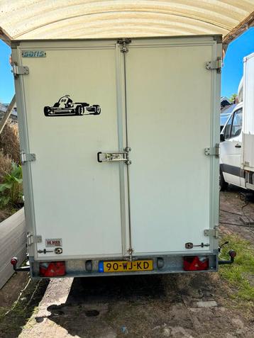 Saris nieuwe foto’s gesloten aanhanger 2013. beschikbaar voor biedingen
