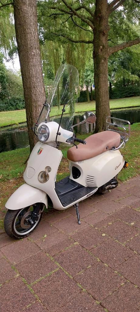 MOOIE SCOOTER TE KOOP, Fietsen en Brommers, Scooters | Overige merken, Gebruikt, Maximaal 45 km/u, Benzine, Ophalen
