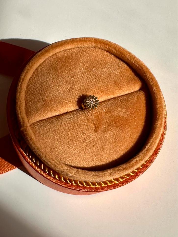 Minitials one blend oorbel Madelief met diamantje, Sieraden, Tassen en Uiterlijk, Oorbellen, Zo goed als nieuw, Knopjes of Stekers