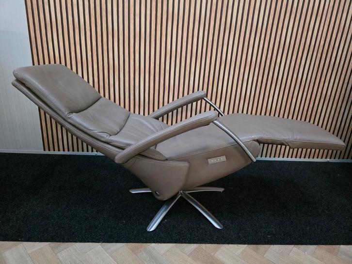 Luxe accu relaxfauteuil draai stoel leer topswing ster rvs, Huis en Inrichting, Fauteuils, Zo goed als nieuw, Leer, 50 tot 75 cm