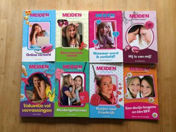8 x Meiden pockets beschikbaar voor biedingen
