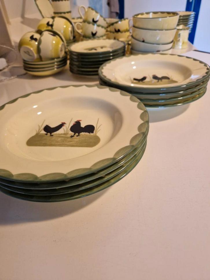 8 soepborden kip en haan servies, Huis en Inrichting, Keuken | Servies, Zo goed als nieuw, Bord(en), Overige stijlen, Keramiek