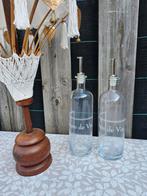 RIVIERA MAISON; 2 OLIE/ AZIJN FLESSEN € 15,-, Ophalen, Glas, Overige stijlen, Overige typen