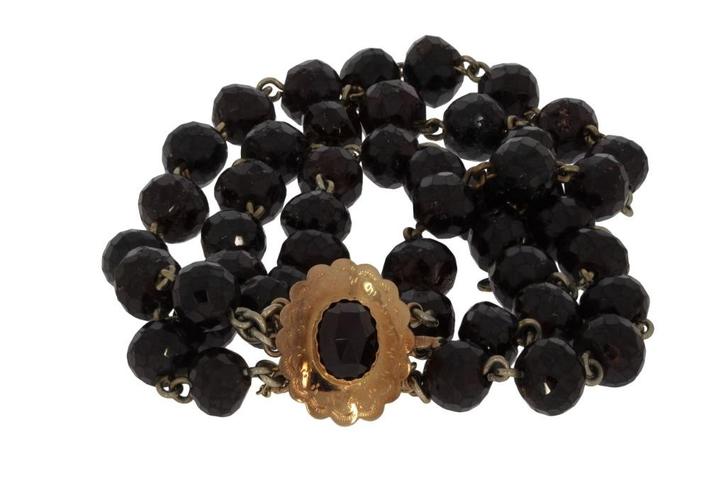 Granaat antieke armband fraai 14k gouden slot dames vintage, Sieraden, Tassen en Uiterlijk, Antieke sieraden, Armband, Goud, Met edelsteen