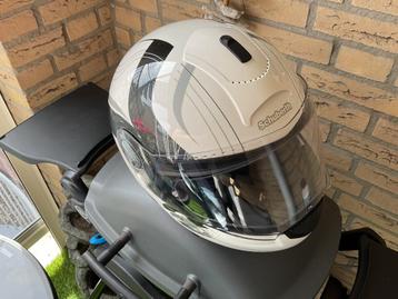 Zeer nette schuberth C3 systeem helm maat staat erbij 58/59 beschikbaar voor biedingen