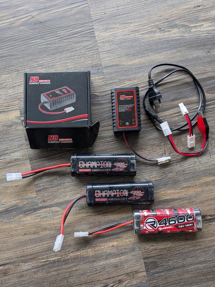 NiMH batterijen + lader accu voor Tamiya etc, Hobby en Vrije tijd, Modelbouw | Radiografisch | Auto's, Gebruikt, Overige schalen