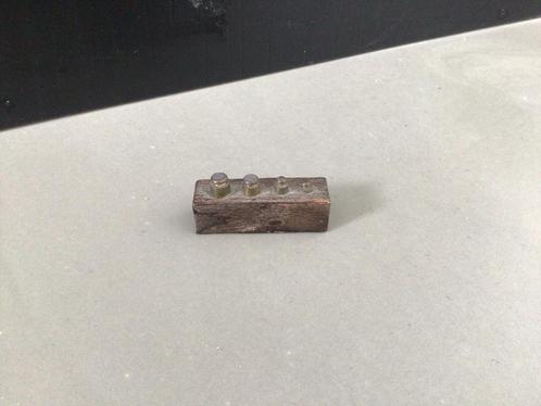 Blokje hout met gewichtjes, Antiek en Kunst, Antiek | Gereedschap en Instrumenten, Ophalen of Verzenden
