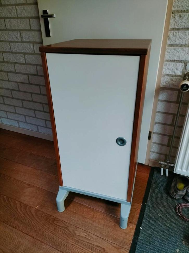 Ikea kast Effectiv, Huis en Inrichting, Kasten | Roldeurkasten en Archiefkasten, Zo goed als nieuw, Minder dan 100 cm, Minder dan 50 cm