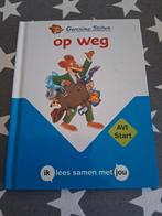 boekje geronimo stilton - op weg - avi start, Boeken, Kinderboeken | Jeugd | onder 10 jaar, Ophalen of Verzenden, Gelezen