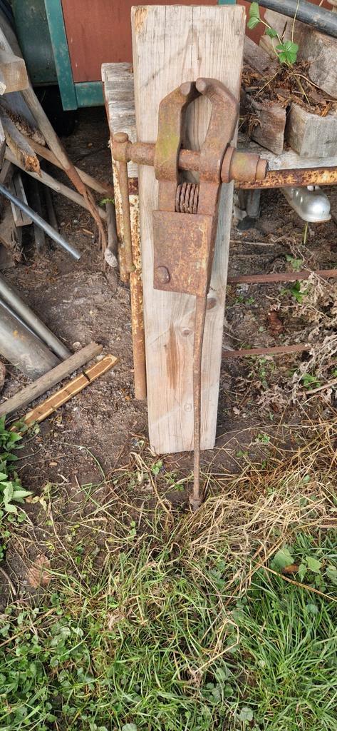 Oude Staartbankschroef - Nostalgisch & Werkend, Doe-het-zelf en Verbouw, Gereedschap | Handgereedschap, Gebruikt, Ophalen