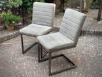 Twee mooie eettafelstoelen, Ophalen, Zo goed als nieuw, Twee