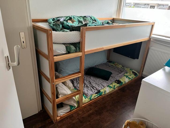 IKEA Kura Keerbaar Bed 90x200, Kinderen en Baby's, Kinderkamer | Stapelbedden en Hoogslapers, Zo goed als nieuw, Halfhoogslaper