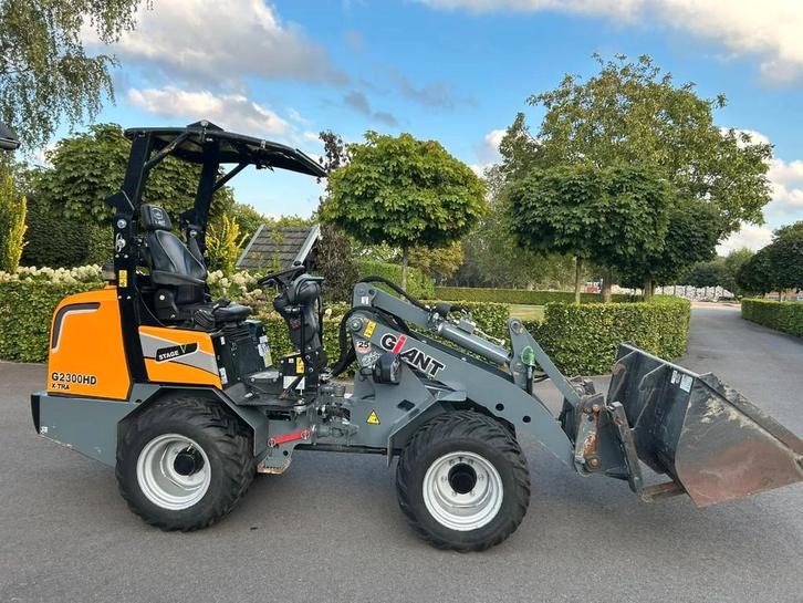 Giant G2300HD X-tra (bj 2022), Zakelijke goederen, Machines en Bouw | Kranen en Graafmachines, Wiellader of Shovel