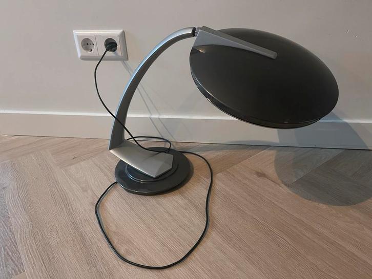 Vintage en iconische Boomerang 64 Bureaulamp, Huis en Inrichting, Lampen | Vloerlampen, Gebruikt, Minder dan 100 cm, Metaal, Ophalen