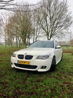 BMW 5-Serie 523i Touring AUT 2010 Wit M-sport uitvoering, Auto's, Achterwielaandrijving, 1800 kg, Wit, Particulier