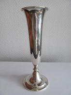 Zilver vaasje, gemerkt met zwaardje en makers merkteken., Ophalen, Zilver