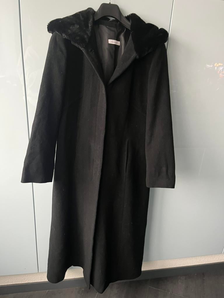 Jessica lange jas mantel met nepbont capuchon zwart maat 40, Ophalen, Zo goed als nieuw, Maat 38/40 (M), Zwart